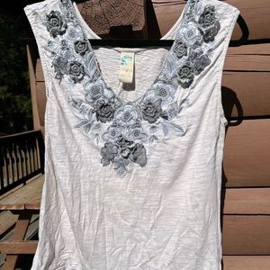 Anthropologie embroidered flowy floral tank small